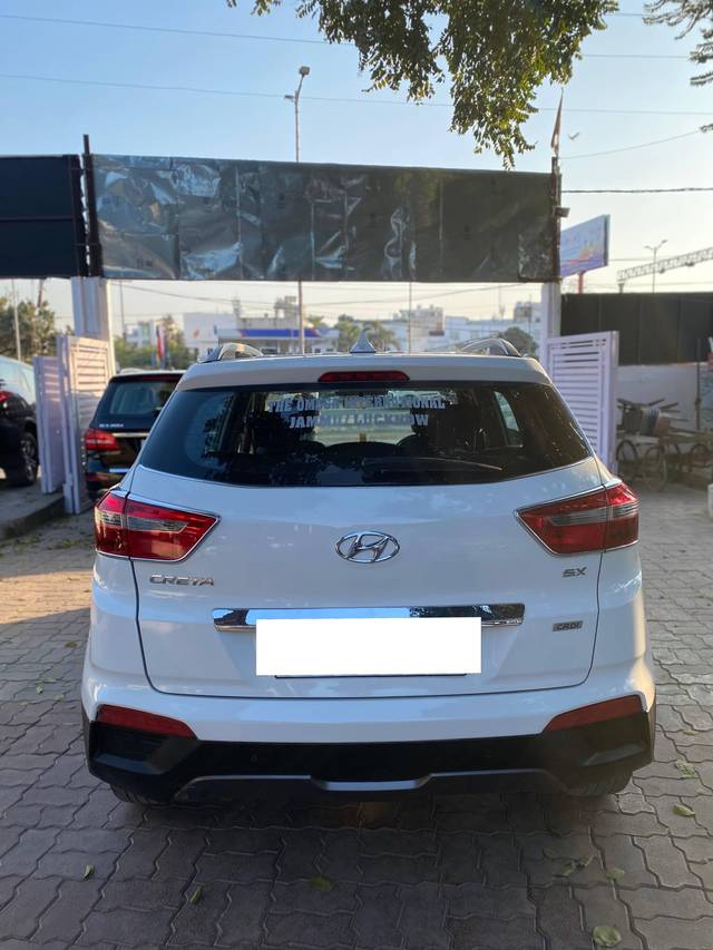 https://images10.gaadi.com/usedcar_image/4376050/original/processed_abb9edba-6349-48de-9174-207a65ce6d18.jpg?imwidth=6402