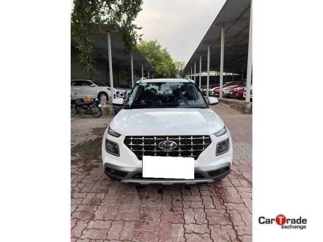 https://images10.gaadi.com/usedcar_image/4376054/original/processed_395399a6-f255-4645-b9db-720b5411af82.jpg?imwidth=6400