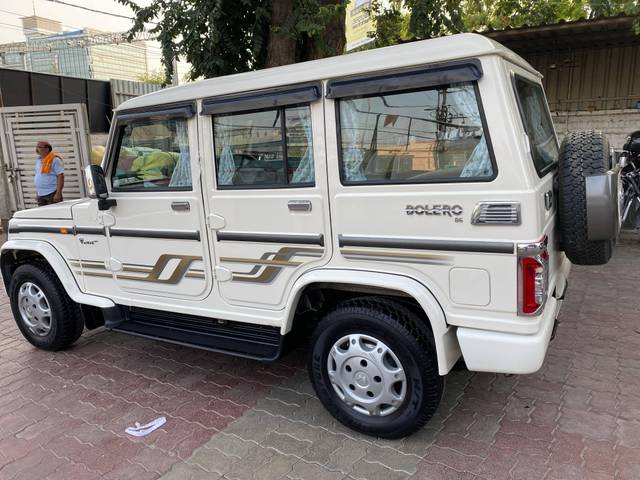 https://images10.gaadi.com/usedcar_image/4376063/original/processed_b8bd3b2b-7498-4e0b-b8f7-294e5525088f.jpg?imwidth=6402