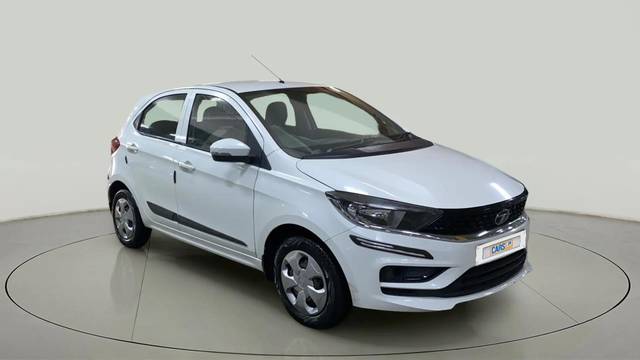 https://images10.gaadi.com/usedcar_image/4376069/original/34337c09b19cece1169f0aa08efd11f6.jpg?imwidth=6400