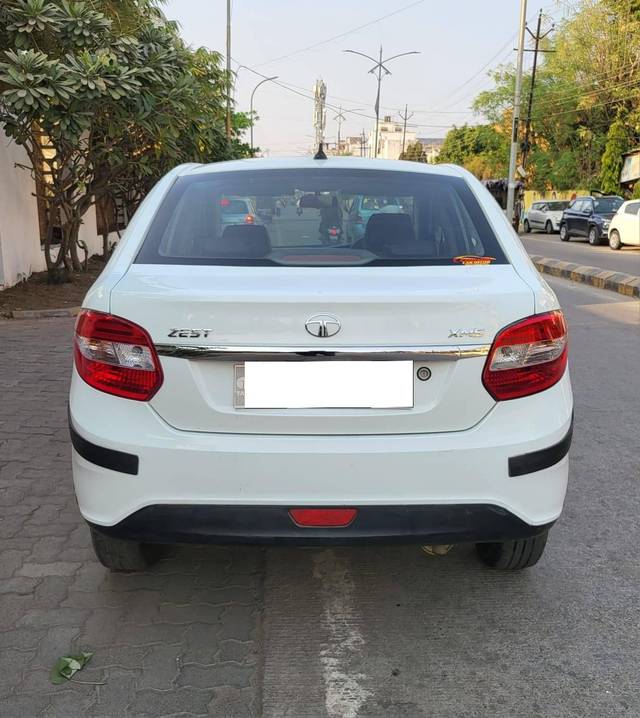 https://images10.gaadi.com/usedcar_image/4376085/original/processed_2afa554a39a020a0108594ccebdef216.jpg?imwidth=6402