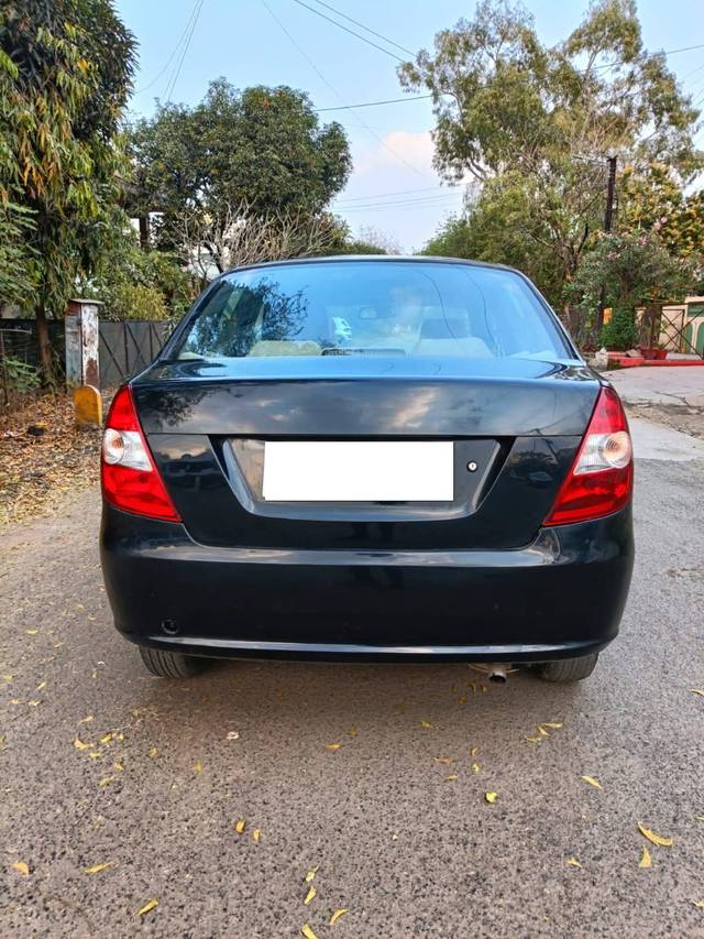 https://images10.gaadi.com/usedcar_image/4376115/original/processed_a3199ff0374e02e475044f9953eb81e8.jpg?imwidth=6402