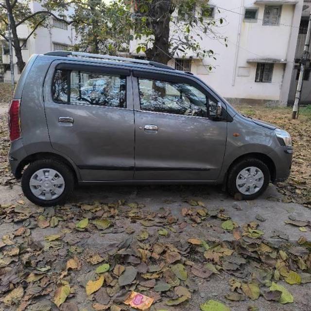 https://images10.gaadi.com/usedcar_image/4376138/original/processed_processed_6134eeae-f42e-4300-b1e8-d0a952d8bec3.jpg?imwidth=6400