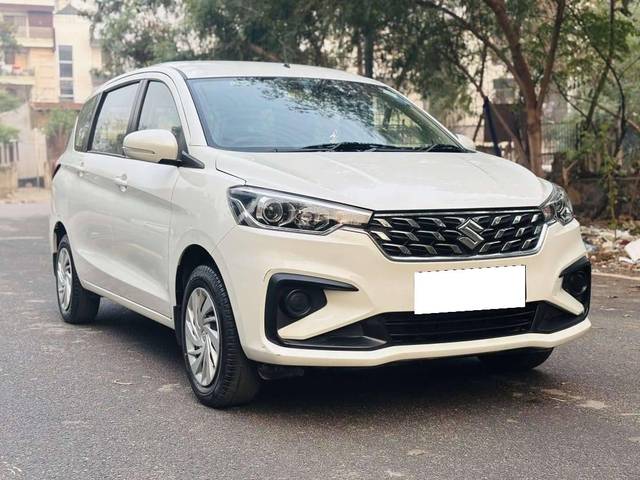 https://images10.gaadi.com/usedcar_image/4376181/original/processed_8a1e5978-e940-4555-8d72-4588e697e036.jpg?imwidth=6400