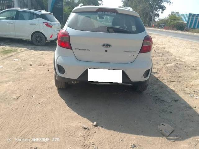 https://images10.gaadi.com/usedcar_image/4376185/original/processed_14d9beed-f689-49e6-b0ca-cb3c28819b3c.jpg?imwidth=6400