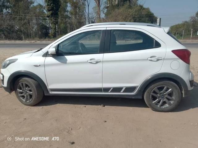 https://images10.gaadi.com/usedcar_image/4376185/original/processed_15d87669-5cfb-4e38-9273-09433832aea6.jpg?imwidth=6401