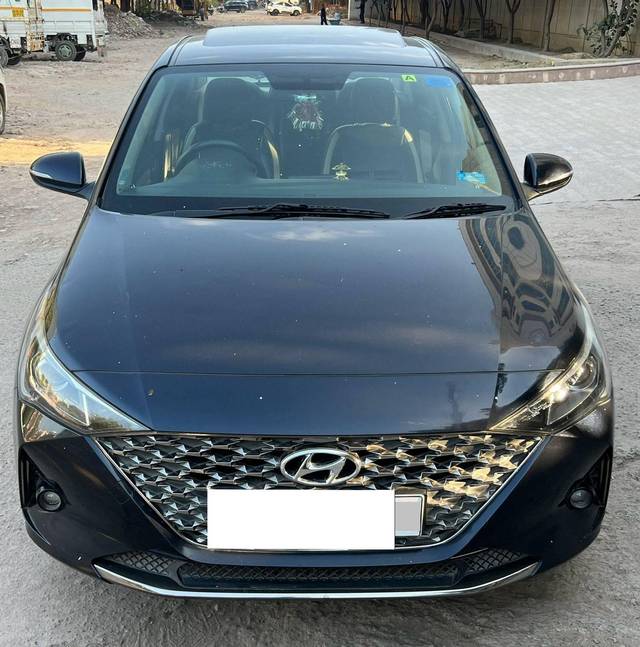 https://images10.gaadi.com/usedcar_image/4376309/original/processed_04b12f17a053dd6f143476596c347dc1.jpg?imwidth=6402