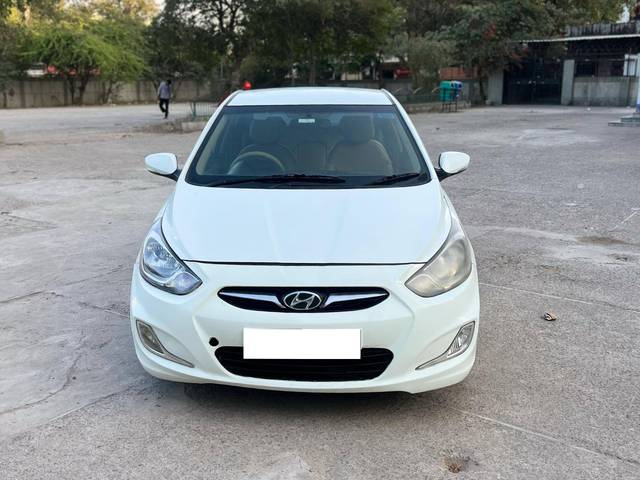 https://images10.gaadi.com/usedcar_image/4376336/original/processed_1bb0d508bd46a04e05154ffad9108040.jpg?imwidth=6402