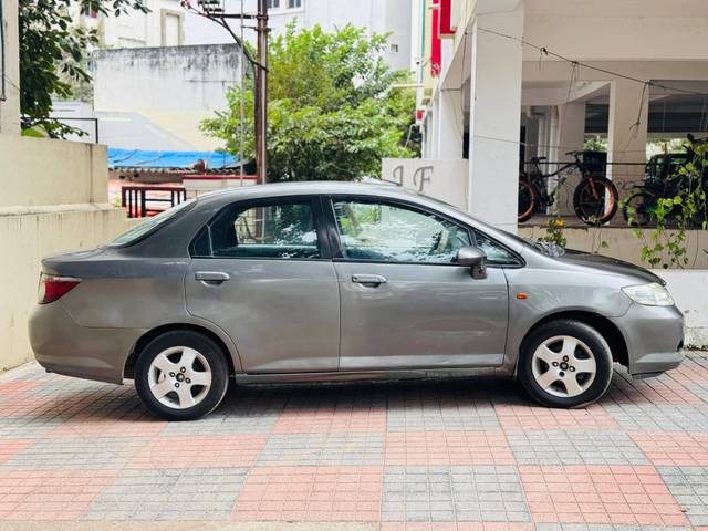 https://images10.gaadi.com/usedcar_image/4376338/original/processed_47c5520e7671260f1715f519401f8338.jpg?imwidth=6401