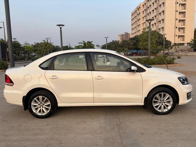 https://images10.gaadi.com/usedcar_image/4376421/original/6370ad8300d6755bc4d0e1762f5d8285.jpg?imwidth=6401