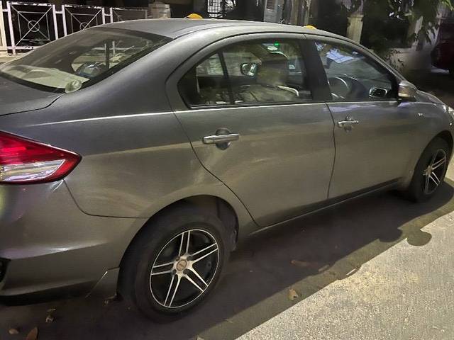 https://images10.gaadi.com/usedcar_image/4376481/original/e914f9ae5c658fd79c1a01a666301267.jpeg?imwidth=6401