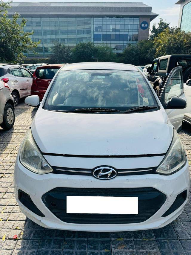 https://images10.gaadi.com/usedcar_image/4376482/original/57fb31cb951cb5a9e57a37029defec73.jpg?imwidth=6401