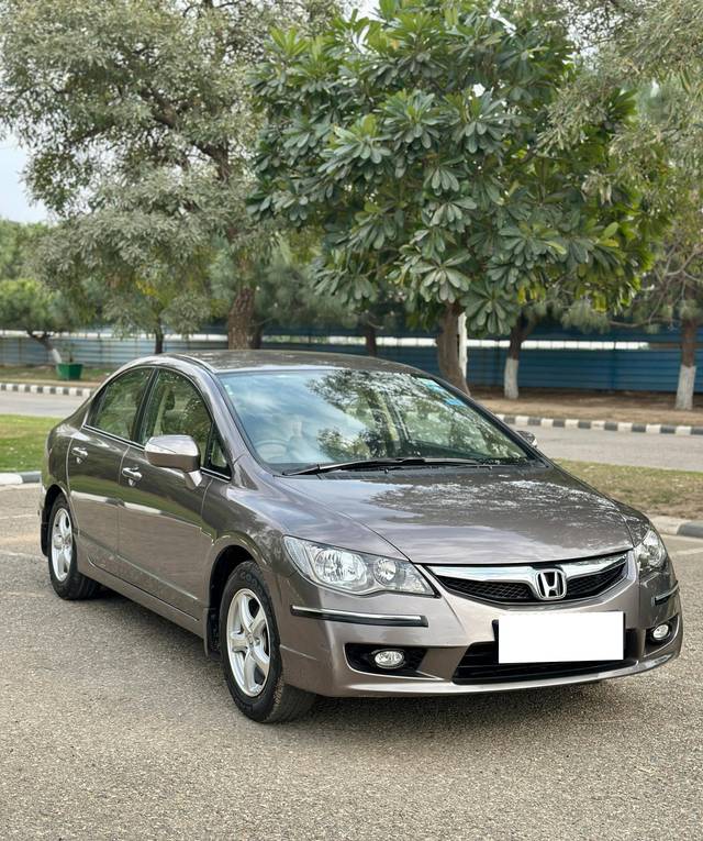 https://images10.gaadi.com/usedcar_image/4376496/original/processed_ab520f914df0fc1c79f43fbe620af5c6.jpg?imwidth=6400