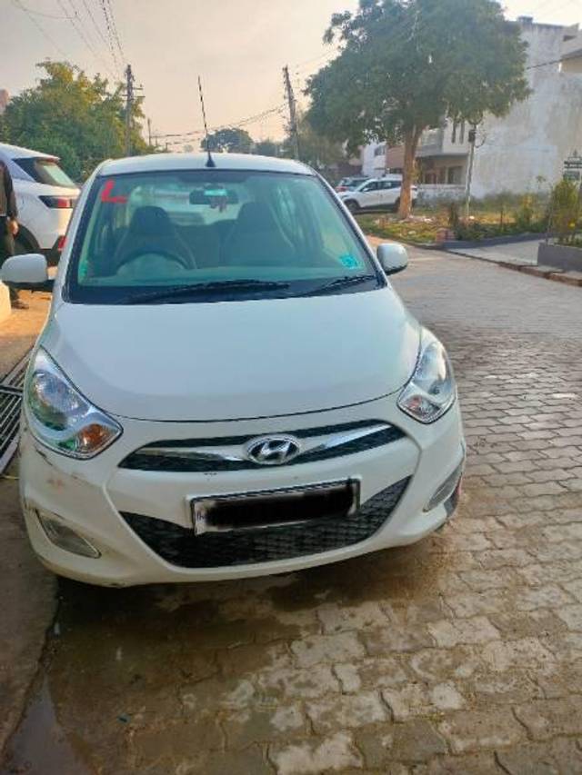 https://images10.gaadi.com/usedcar_image/4376507/original/processed_c6ae3590-02f6-4139-99fb-be065c68ca08.jpg?imwidth=6400