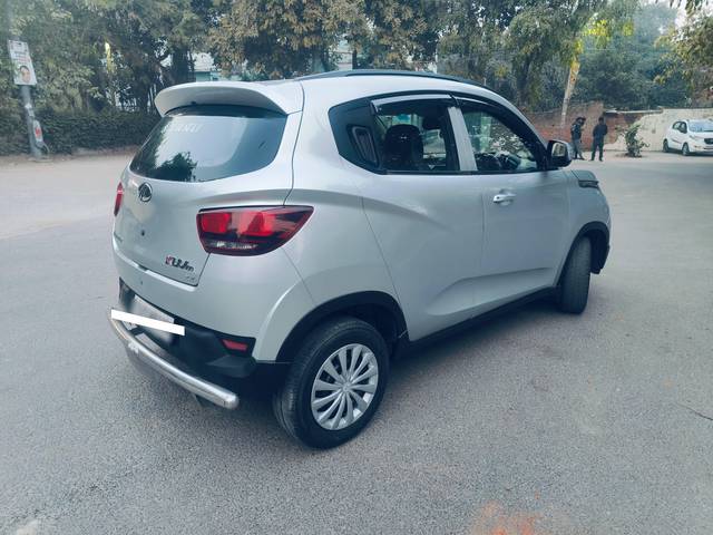 https://images10.gaadi.com/usedcar_image/4376552/original/processed_c45617764bcd5ef323de64484bdd7561.jpg?imwidth=6401