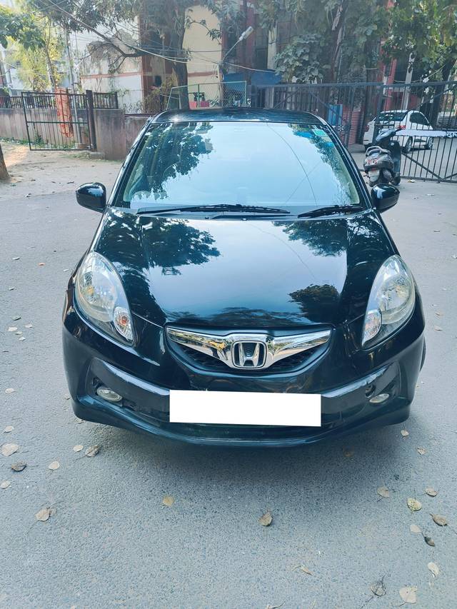 https://images10.gaadi.com/usedcar_image/4376562/original/processed_985504263342a2ee93a828b494adfd31.jpg?imwidth=6402