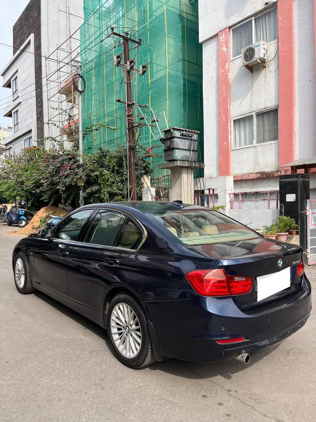 https://images10.gaadi.com/usedcar_image/4376573/original/processed_8889080a60d8003b9be7a7ab28cec36e.jpg?imwidth=6402