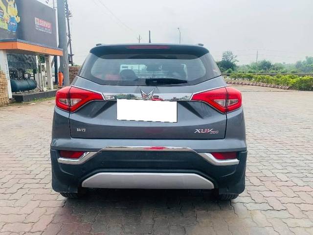 https://images10.gaadi.com/usedcar_image/4376639/original/processed_081bc76c-ab95-43ff-bce8-1f1c08bc3113.jpeg?imwidth=6402