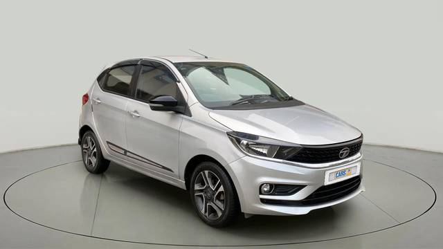 https://images10.gaadi.com/usedcar_image/4376770/original/4a984968939408984e243c5cc0506bee.jpg?imwidth=6400