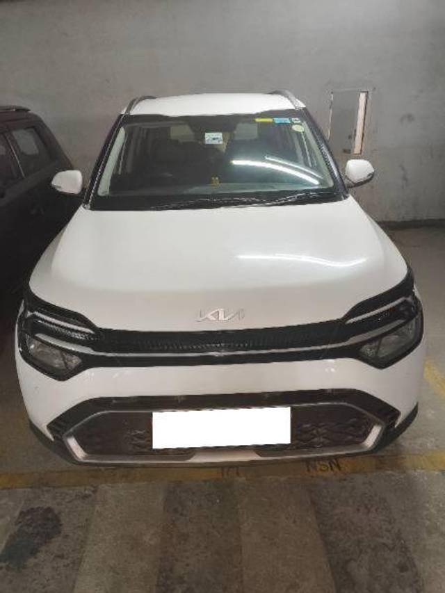 https://images10.gaadi.com/usedcar_image/4376793/original/0d32e9bab11d6603246ea101599f249a.jpg?imwidth=6401