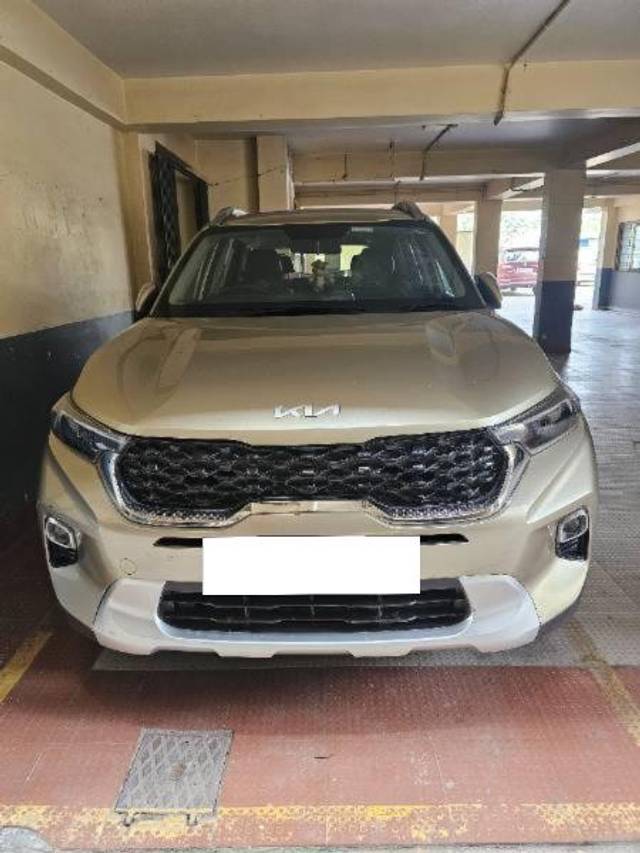 https://images10.gaadi.com/usedcar_image/4376800/original/processed_3b1b3a02-cee5-4753-815f-12418d9c3dd5.jpg?imwidth=6400