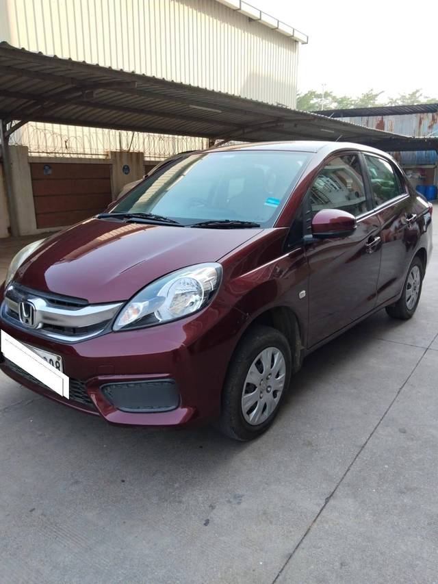 https://images10.gaadi.com/usedcar_image/4376858/original/processed_81d17496a7eff98cc54e52d38b7d8ea1.jpg?imwidth=6400