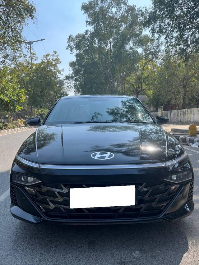 https://images10.gaadi.com/usedcar_image/4376910/original/processed_f20fa5363859cc9bd6cba5aa7ebbb335.jpg?imwidth=6401