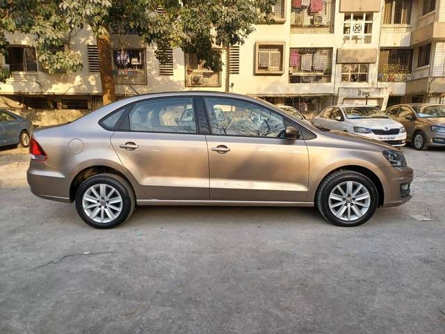 https://images10.gaadi.com/usedcar_image/4376929/original/processed_d7d26371b9eb7396527cefd3cdfdee8c.jpeg?imwidth=6401