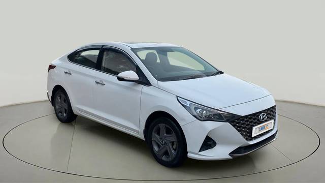 https://images10.gaadi.com/usedcar_image/4376960/original/e150c20bf4b3d734f60dcf02363cd193.jpg?imwidth=6400