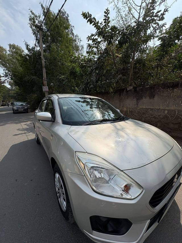 https://images10.gaadi.com/usedcar_image/4376967/original/processed_3c30cb3be6256815c6f0c985b2d31951.jpg?imwidth=6401