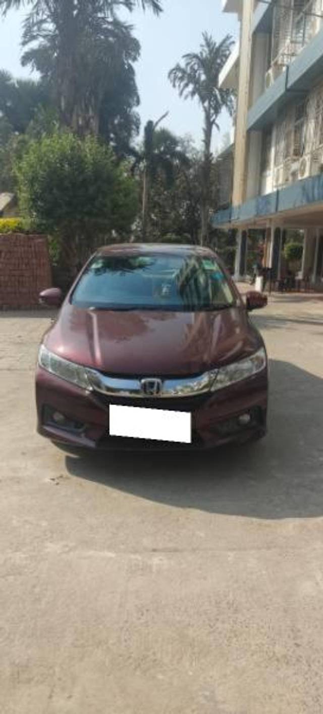 https://images10.gaadi.com/usedcar_image/4377045/original/processed_dd2786f7-6129-4a79-bbcf-8c61c13ce9ee.jpg?imwidth=6400