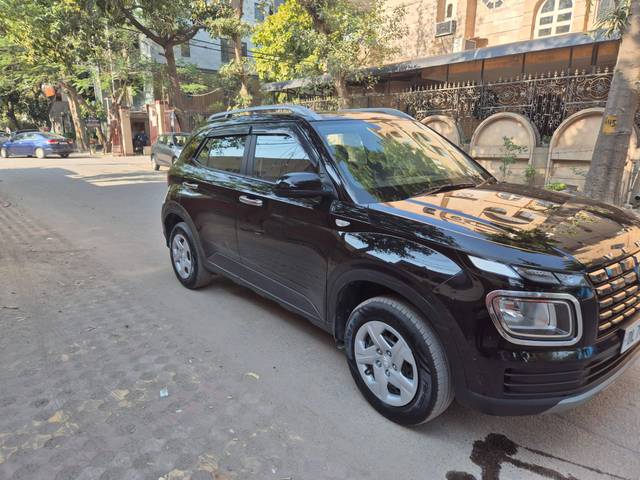 https://images10.gaadi.com/usedcar_image/4377071/original/processed_435beaf703882c692f5850a288409a94.jpg?imwidth=6400