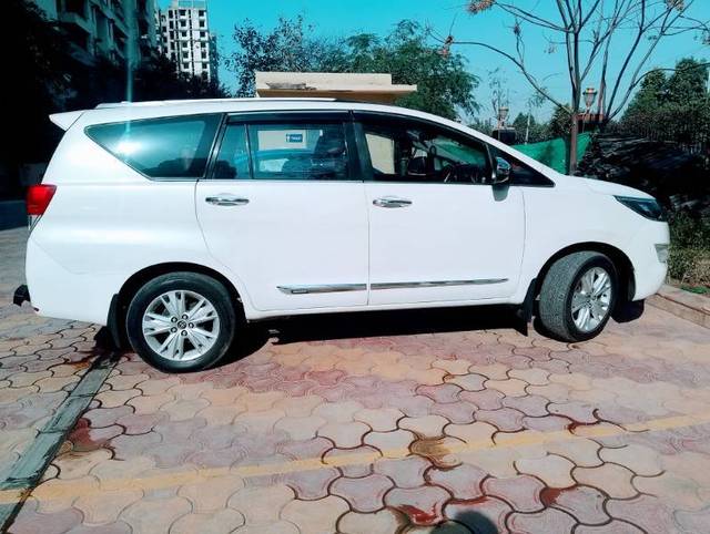 https://images10.gaadi.com/usedcar_image/4377100/original/dc8382b0450bca203744ad98afa238d6.jpg?imwidth=6401