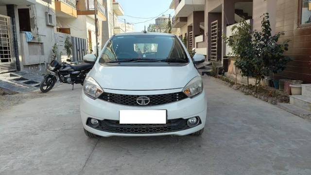 https://images10.gaadi.com/usedcar_image/4377150/original/processed_c0311cb4-f770-496a-886d-14348ccebcff.jpg?imwidth=6400