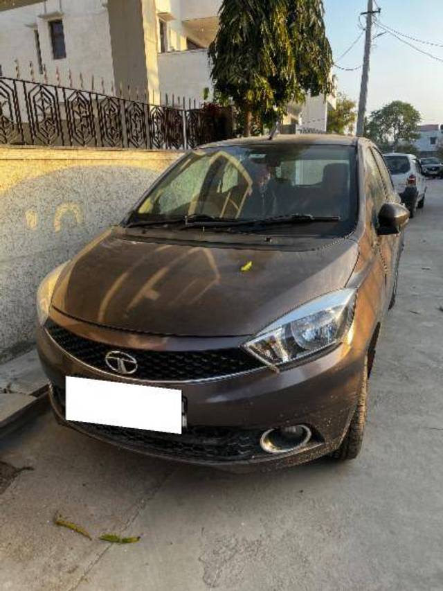 https://images10.gaadi.com/usedcar_image/4377165/original/9191a0ce51f00744eca6a82d19bd9301.jpeg?imwidth=6400