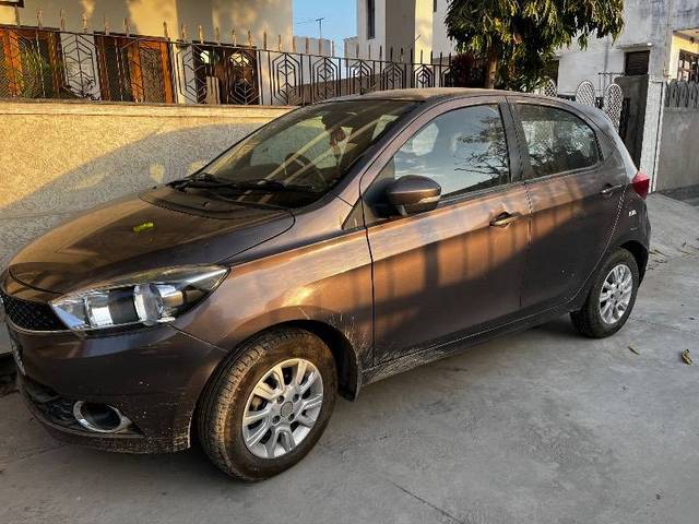 https://images10.gaadi.com/usedcar_image/4377165/original/caccc924d6c27649c76c0afc2b237ba9.jpeg?imwidth=6401