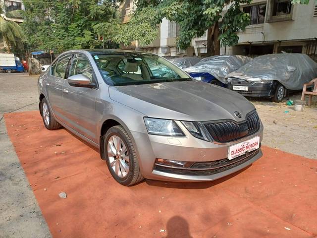 https://images10.gaadi.com/usedcar_image/4377185/original/processed_36b87f7eeb7a1f50d382d150c5779191.jpeg?imwidth=6400