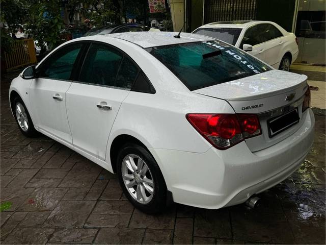 https://images10.gaadi.com/usedcar_image/4377187/original/processed_738daade-f279-42e0-9eaa-d1ec9268ed23.jpg?imwidth=6402