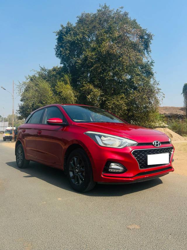 https://images10.gaadi.com/usedcar_image/4377190/original/processed_8383b7c43c92eb80c278b07c9b456cd9.jpeg?imwidth=6400