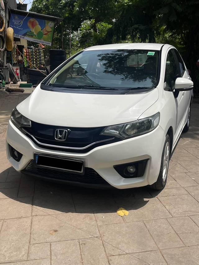 https://images10.gaadi.com/usedcar_image/4377195/original/processed_b0b7e5d2-c66c-44ba-a6b9-05e817d6bd00.jpg?imwidth=6400