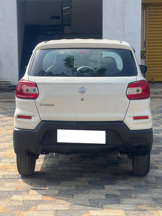 https://images10.gaadi.com/usedcar_image/4377272/original/processed_ea84b68e7b7e6530b4934ccd6b4b5a14.jpg?imwidth=6402