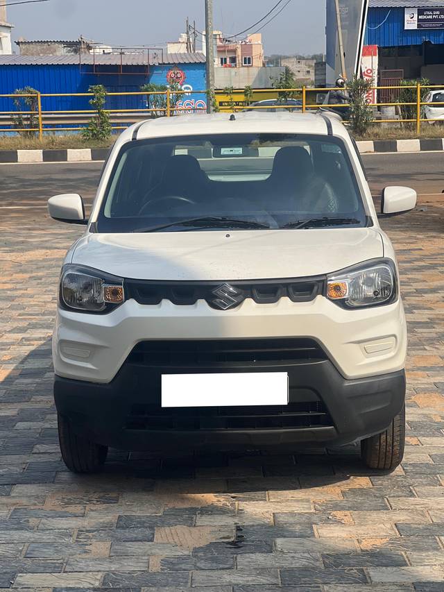 https://images10.gaadi.com/usedcar_image/4377272/original/processed_fa272879fad3db153ef43dbae3ca7c8f.jpg?imwidth=6400