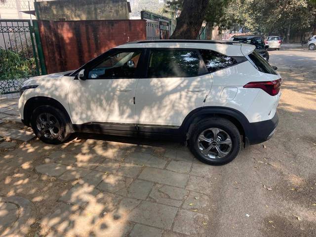 https://images10.gaadi.com/usedcar_image/4377372/original/processed_156816db39e765bf0d5557480043df3e.jpeg?imwidth=6402