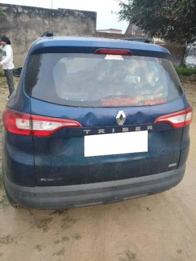 https://images10.gaadi.com/usedcar_image/4377402/original/processed_c6e3e340-77cf-40e8-8a90-e44cc0a33b96.jpeg?imwidth=6401