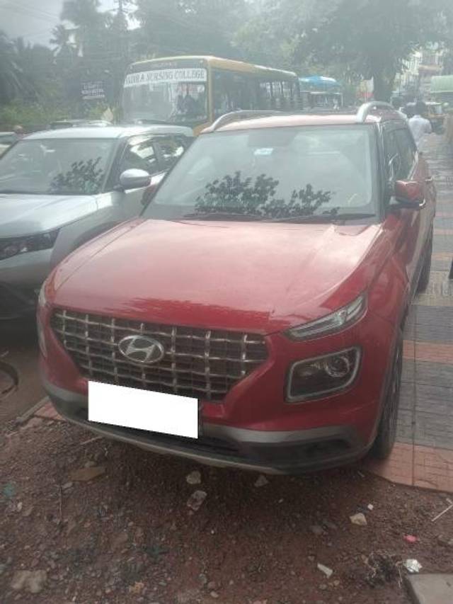 https://images10.gaadi.com/usedcar_image/4377407/original/processed_7b02510e-14dd-4e5e-8cbd-1715dccf68e2.jpg?imwidth=6400