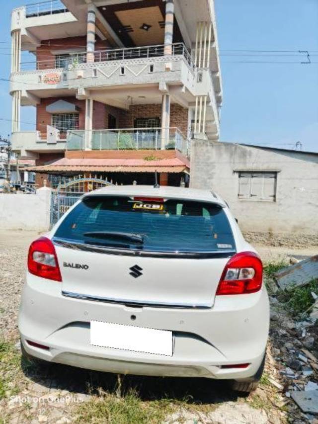 https://images10.gaadi.com/usedcar_image/4377635/original/processed_bb8ae1f9-2ea1-4f43-a20a-6e8bc8e75ddb.jpg?imwidth=6401