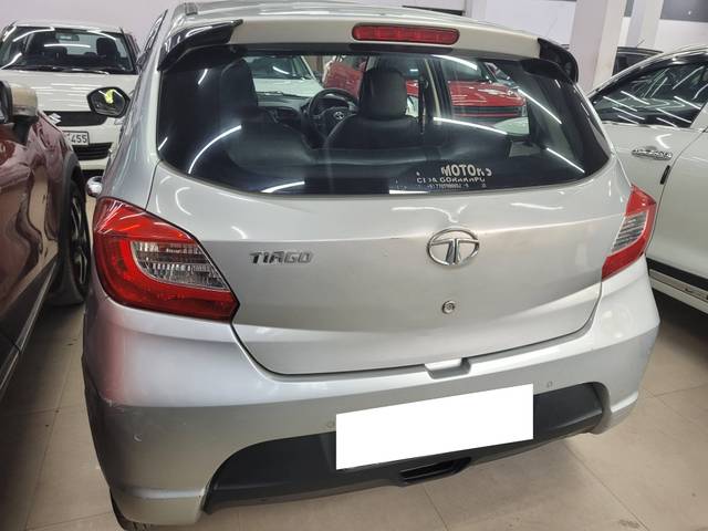 https://images10.gaadi.com/usedcar_image/4377643/original/processed_bbab31afcff4f7b16ac750781dbf054a.jpg?imwidth=6402