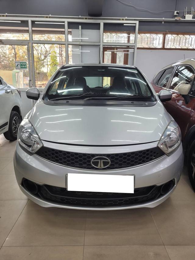 https://images10.gaadi.com/usedcar_image/4377643/original/processed_dd901d49486013e053fe78099d8aa4f0.jpg?imwidth=6400