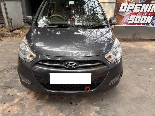 https://images10.gaadi.com/usedcar_image/4377680/original/processed_b6b1bf15-eedd-4103-9840-5a461ef3b698.jpeg?imwidth=6400