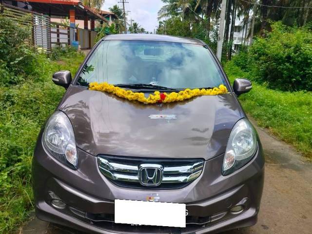 https://images10.gaadi.com/usedcar_image/4377732/original/processed_8ad27451-70d6-47b2-8f9c-78571f091436.jpg?imwidth=6400